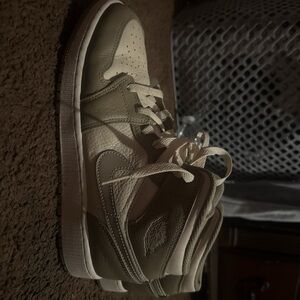 Air jordan 1 Women's Sneakers in brown and beige